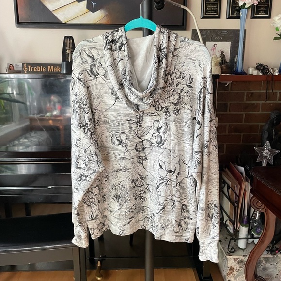 **Athleta Balance Hoodie Sweatshirt - Eden Floral Grey - Picture 5 of 9